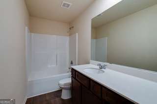 410 Winter Property Photo 10
