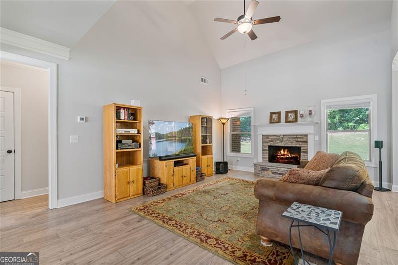 902 Edgewater Drive Property Photo 13