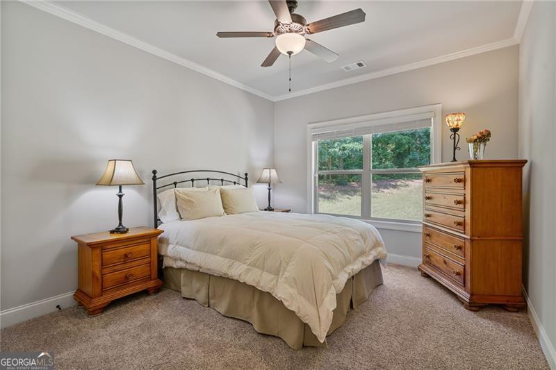 902 Edgewater Drive Property Photo 24