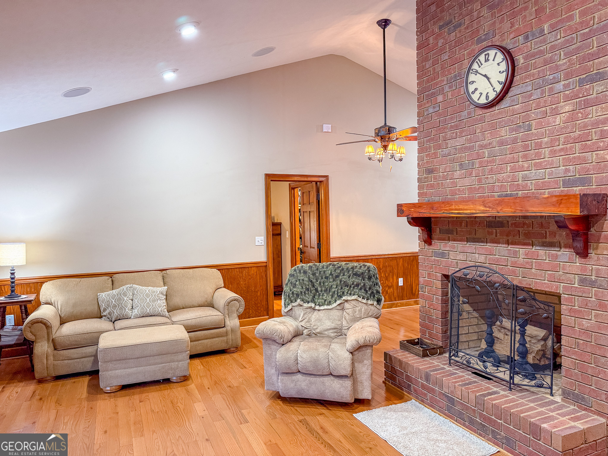 721 Thrasher Road Property Photo 8