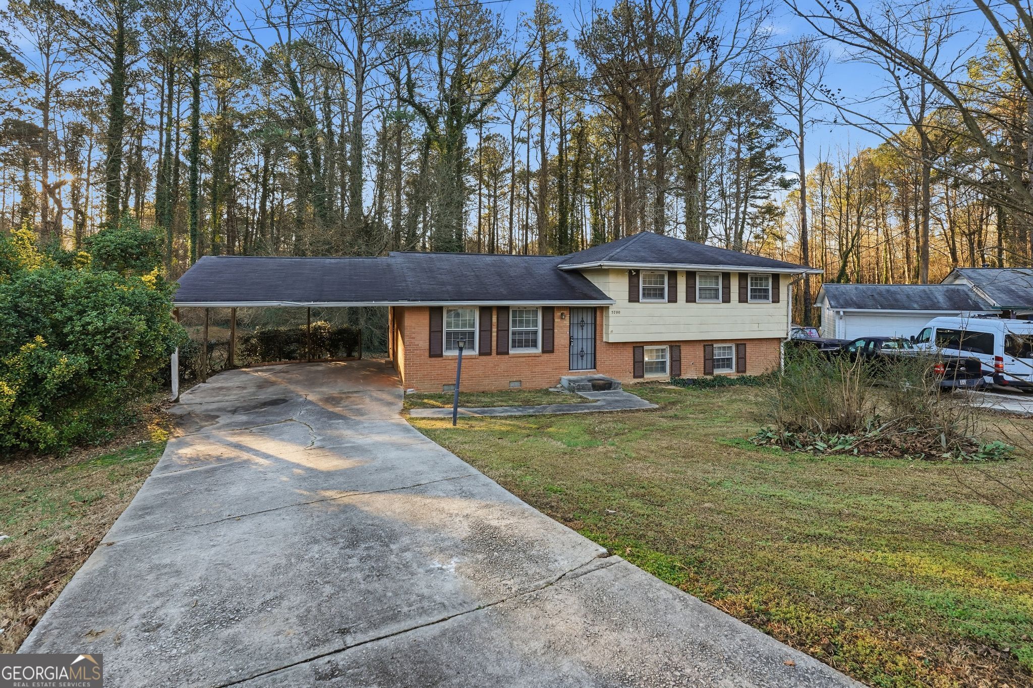 5700 Deerfield Trail Property Photo 1