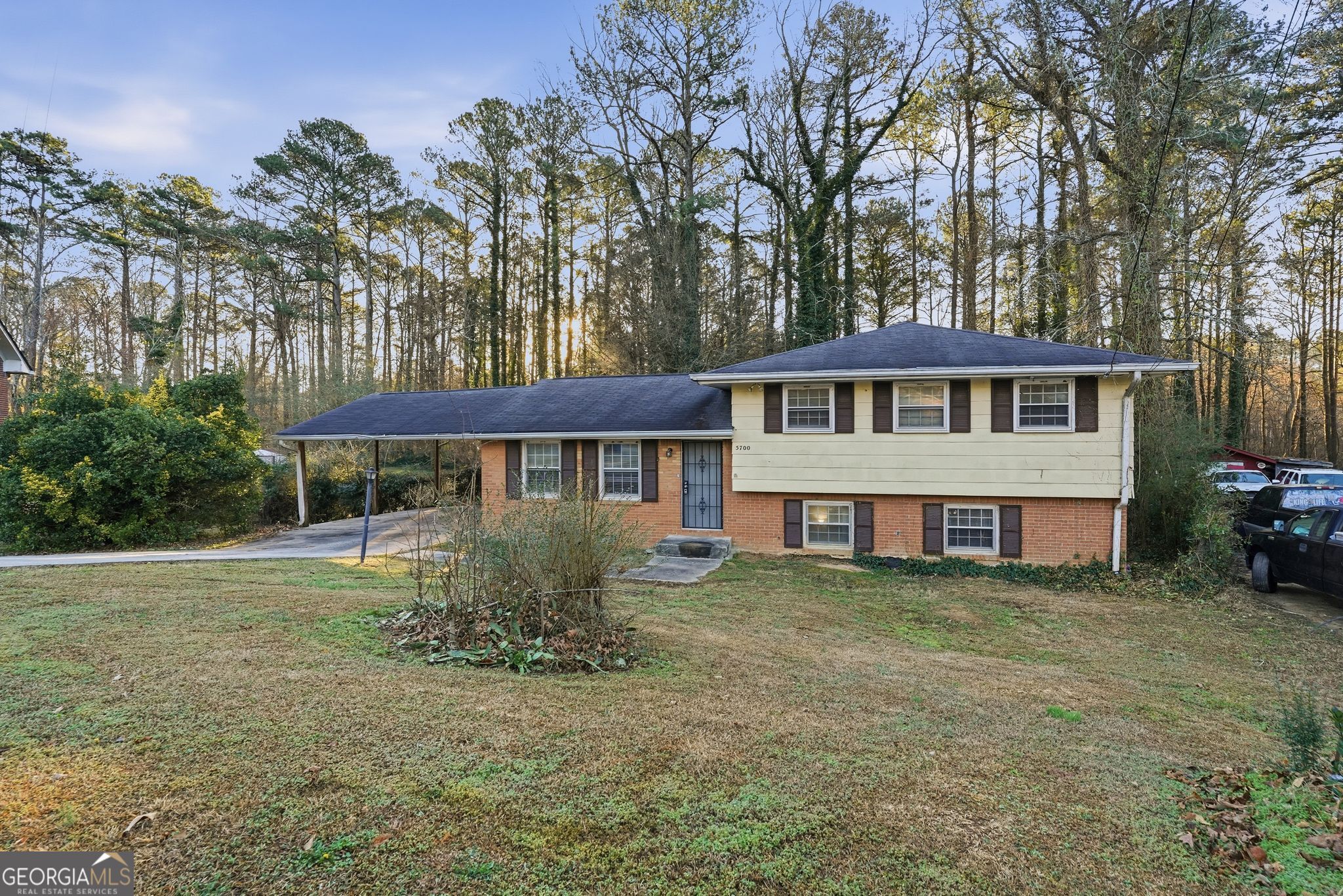 5700 Deerfield Trail Property Photo 3