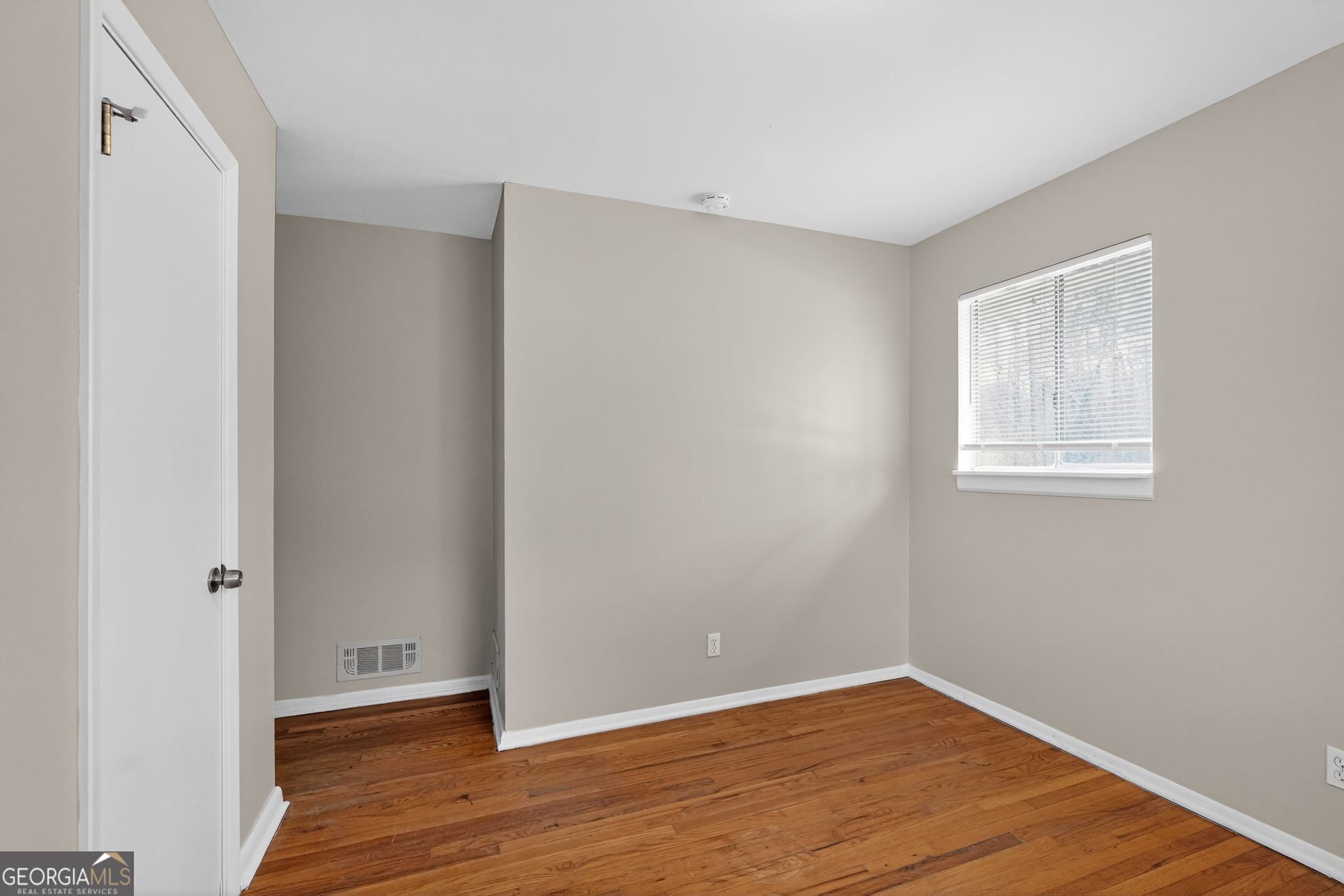 5700 Deerfield Trail Property Photo 5