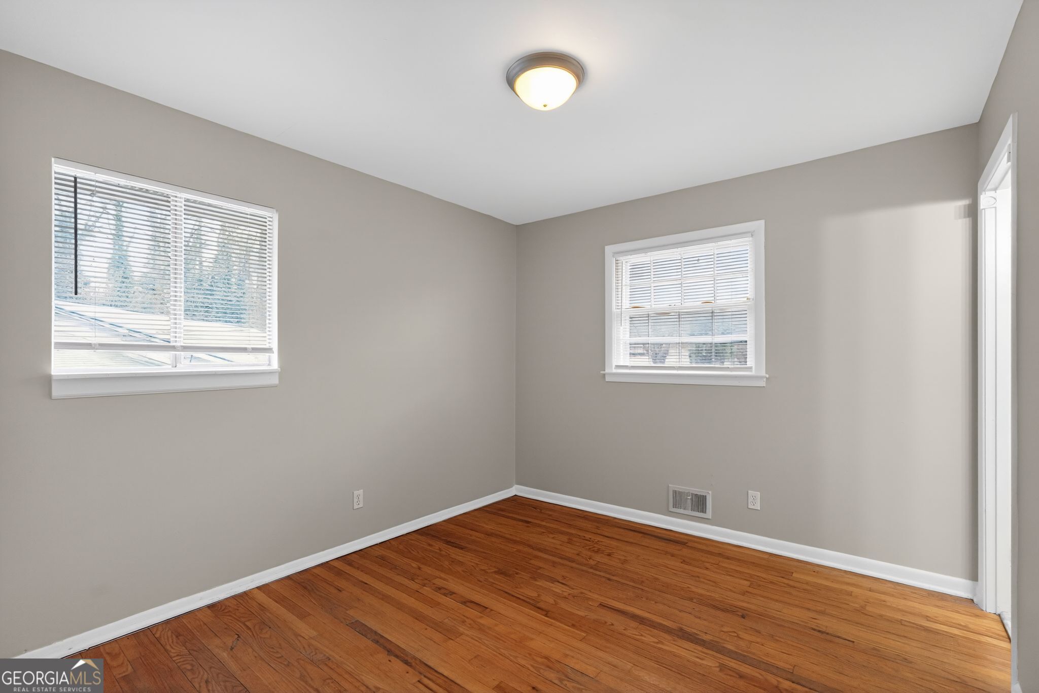 5700 Deerfield Trail Property Photo 8