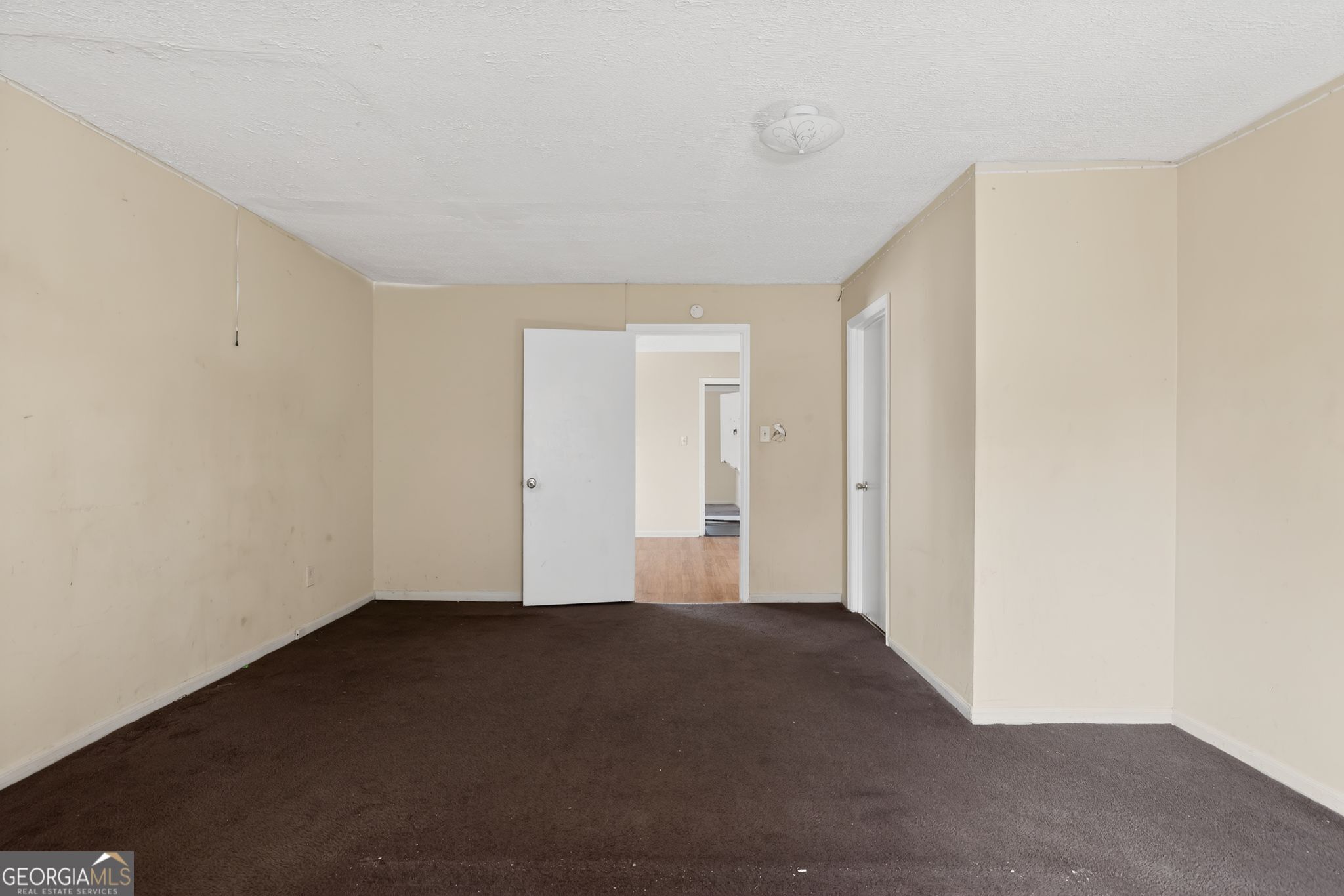 2340 Prague Court Property Photo 8