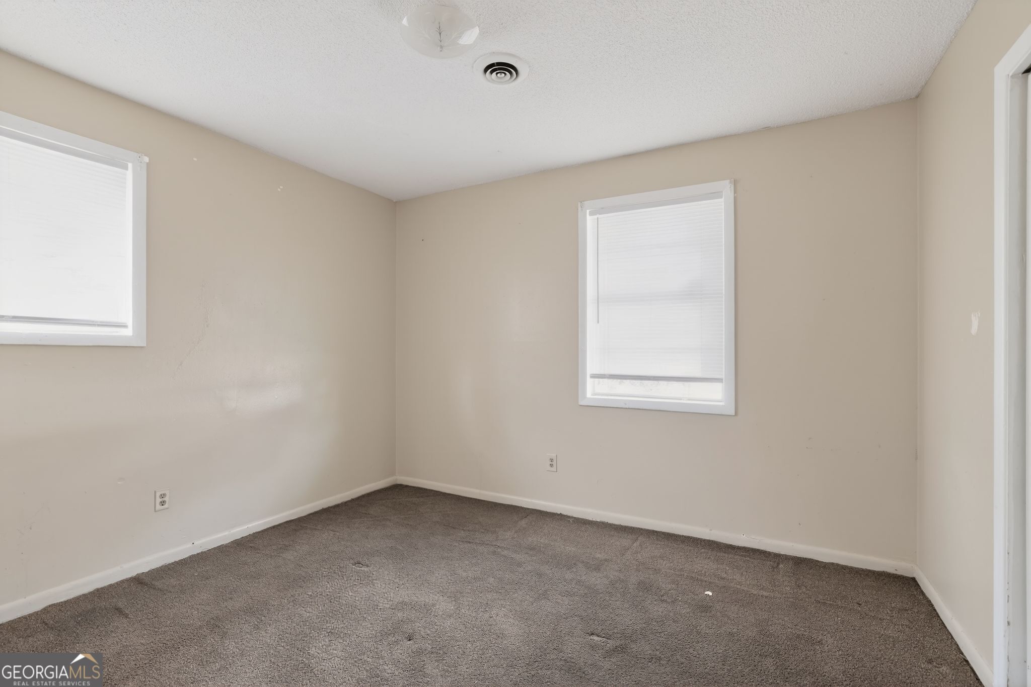 2340 Prague Court Property Photo 9