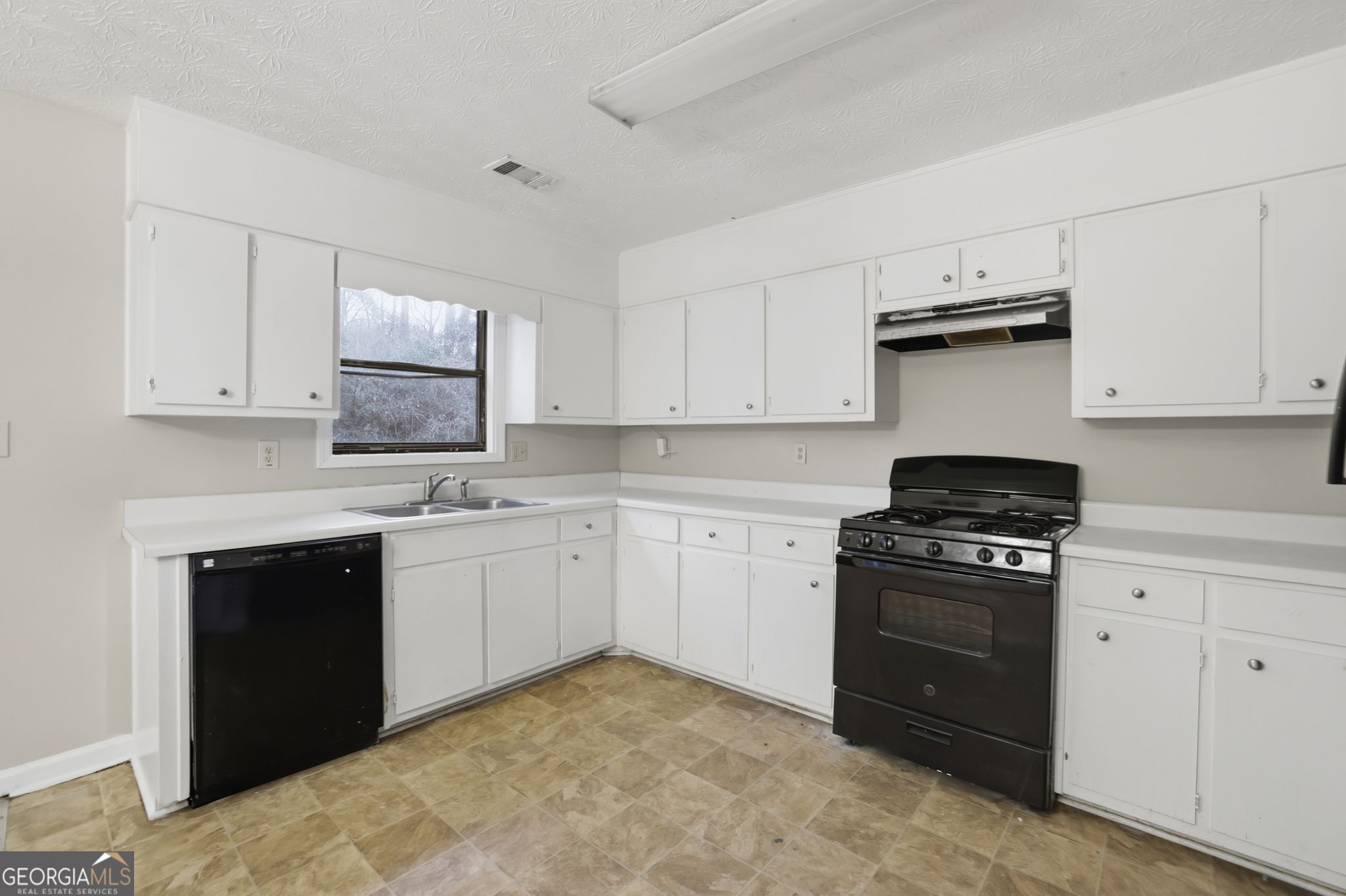 5447 Pepperwood Court Property Photo 18