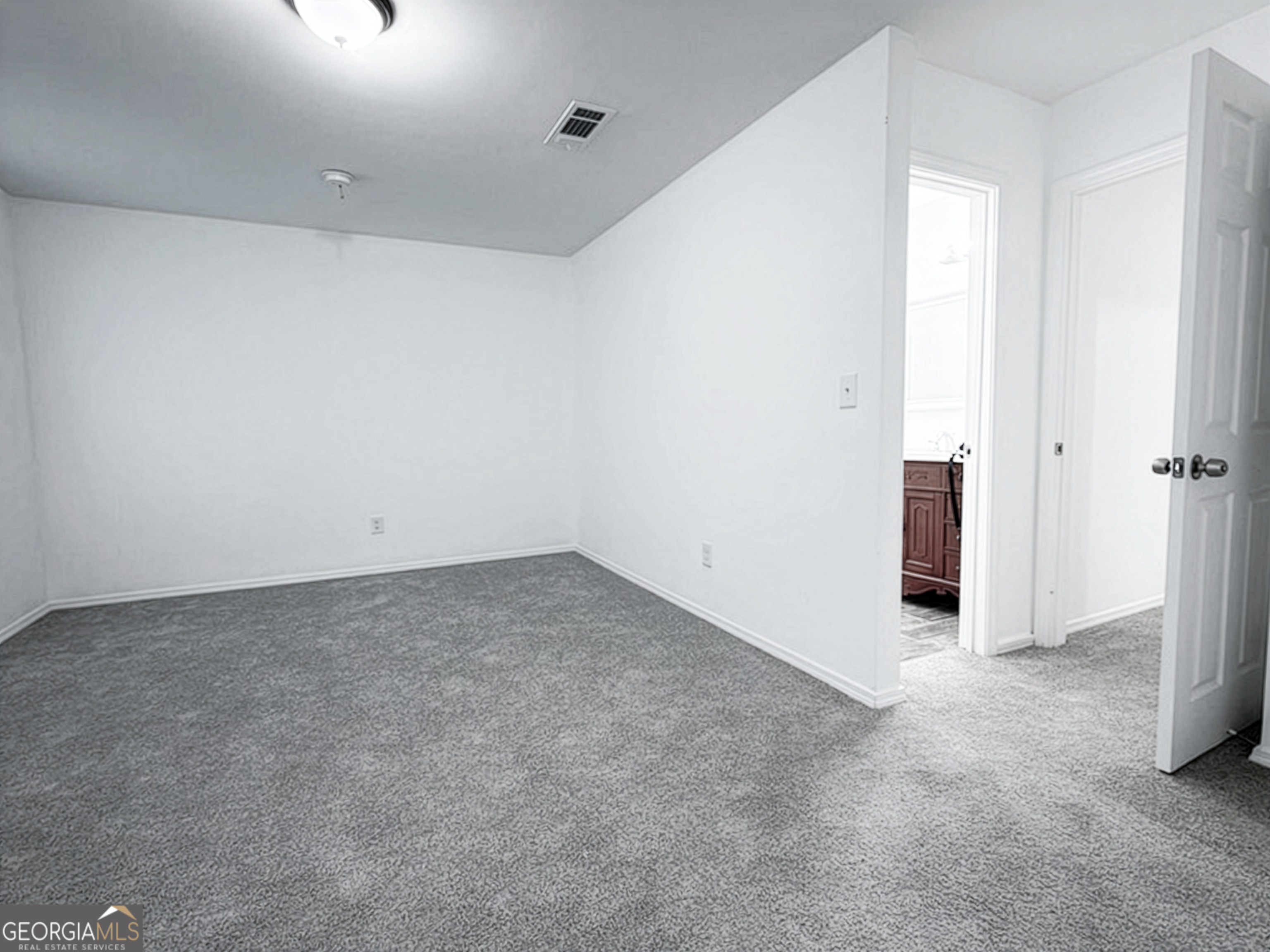 2113 Pine Tree Trail Property Photo 16