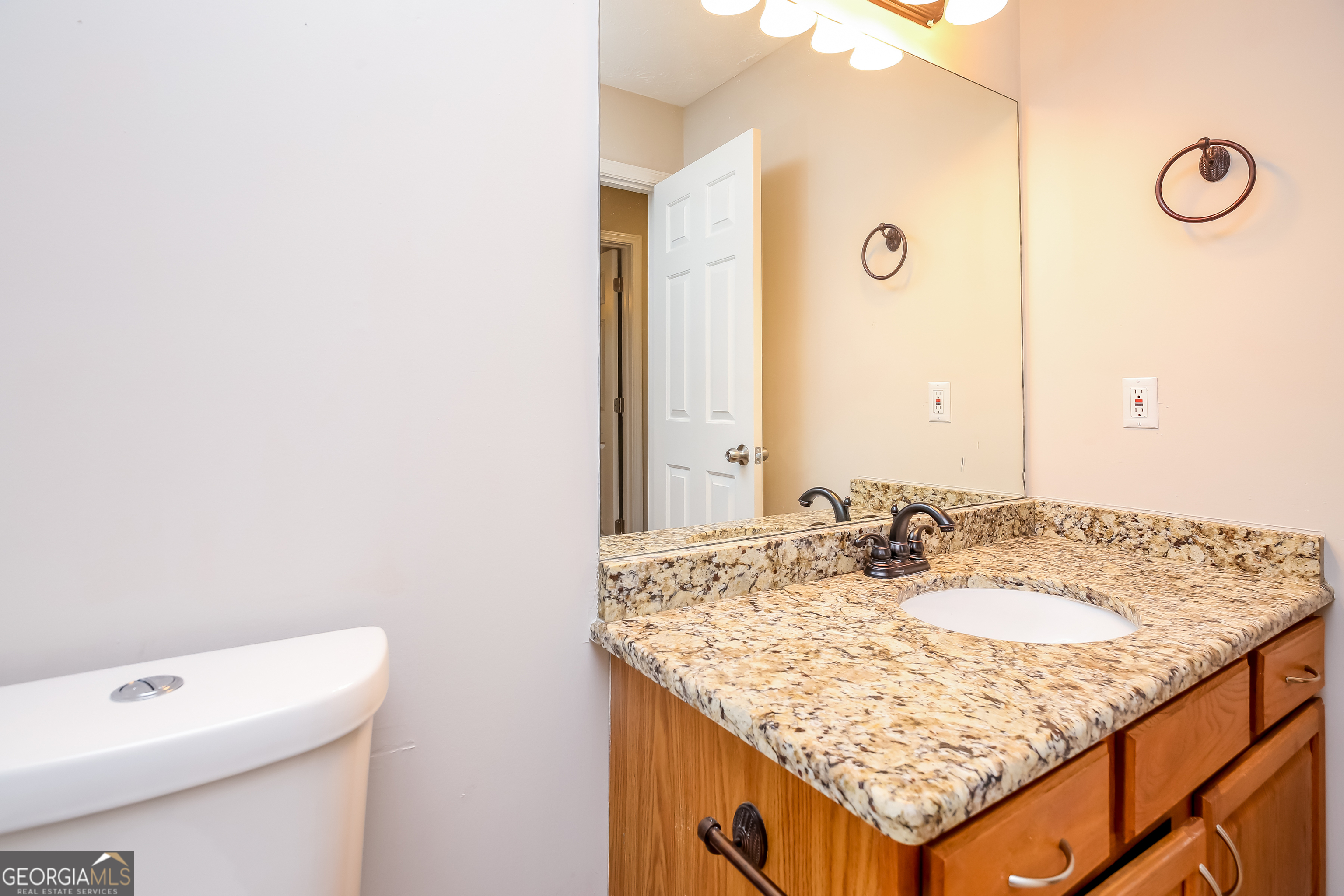 3170 Lakecrest Drive Property Photo 6