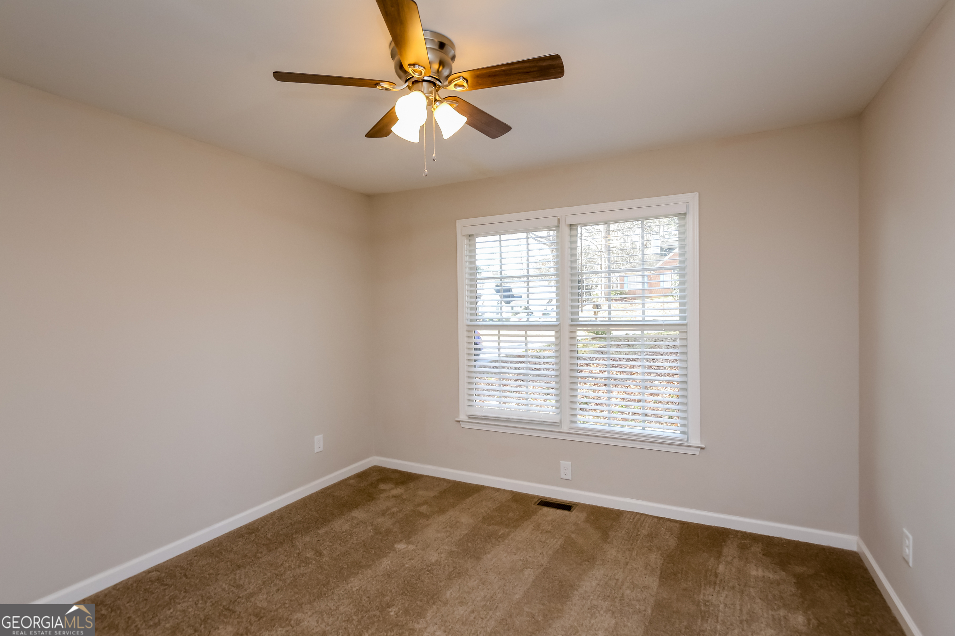 3170 Lakecrest Drive Property Photo 7