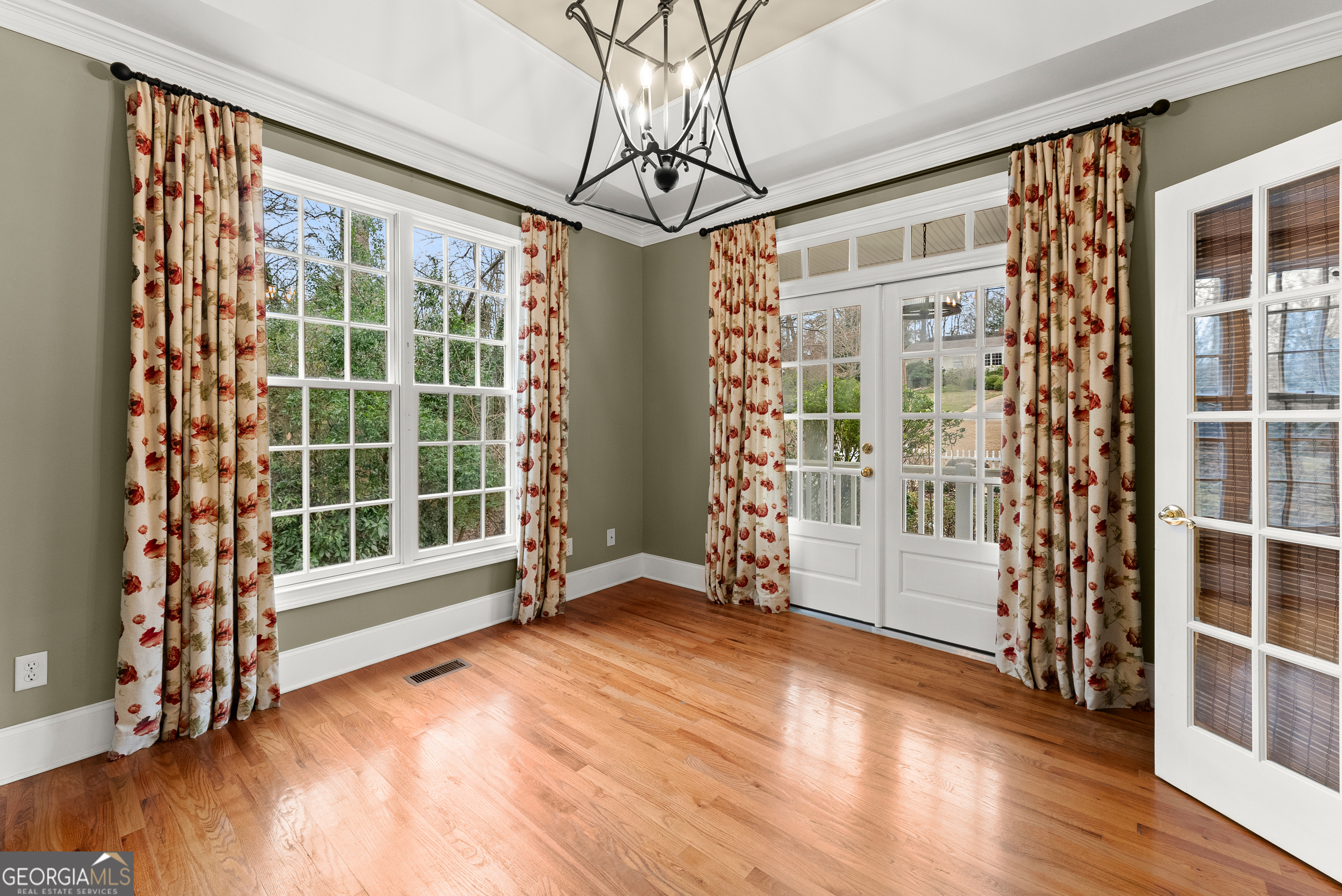1180 Springdale Road Property Photo 6