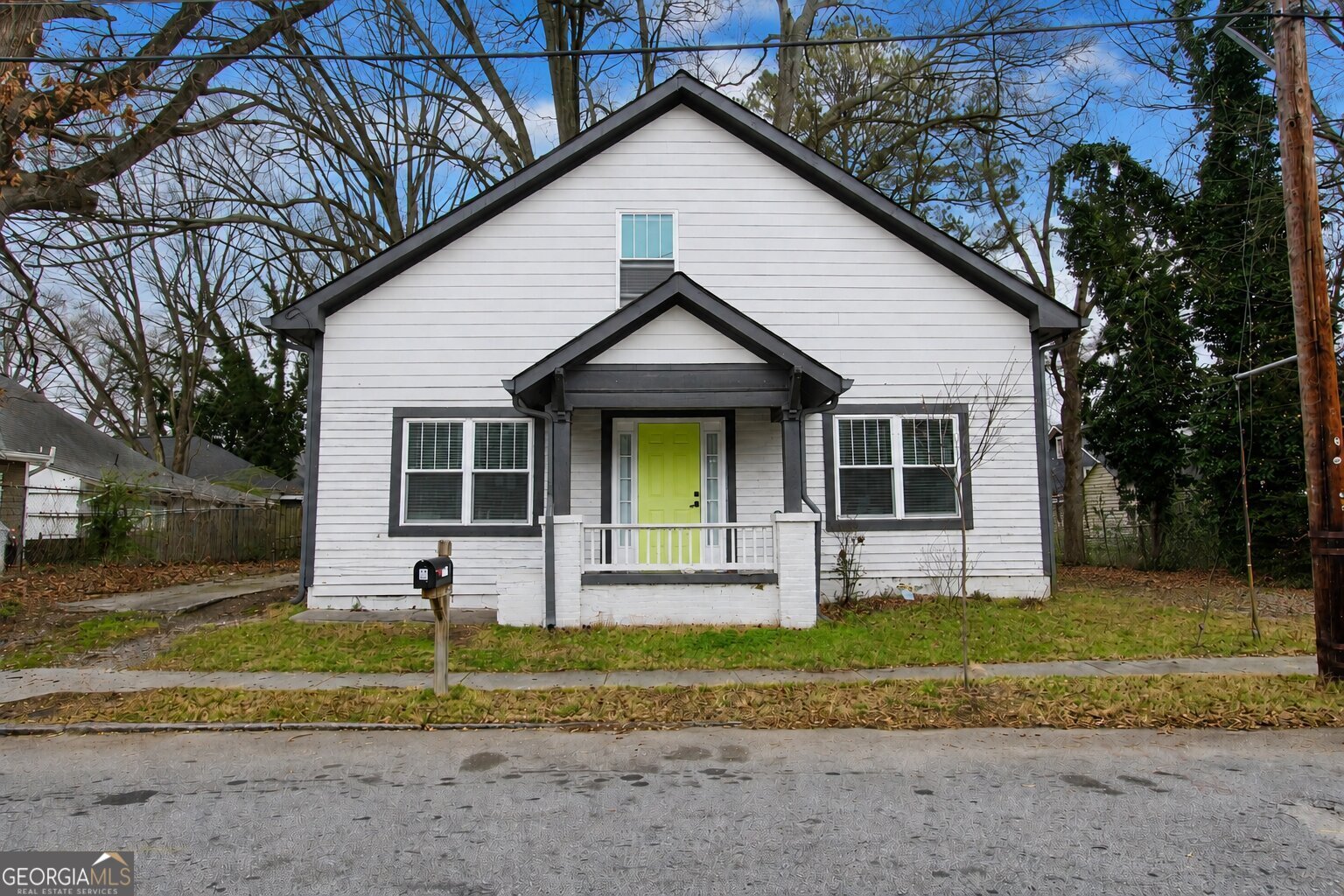 1174 Princess Avenue SW Property Photo 1