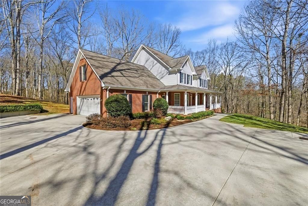 5576 Riverwalk Court Property Photo 4