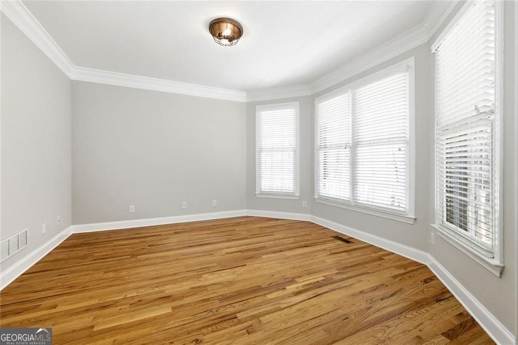 5576 Riverwalk Court Property Photo 10