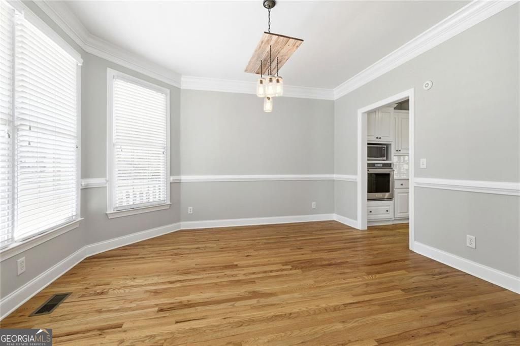 5576 Riverwalk Court Property Photo 11