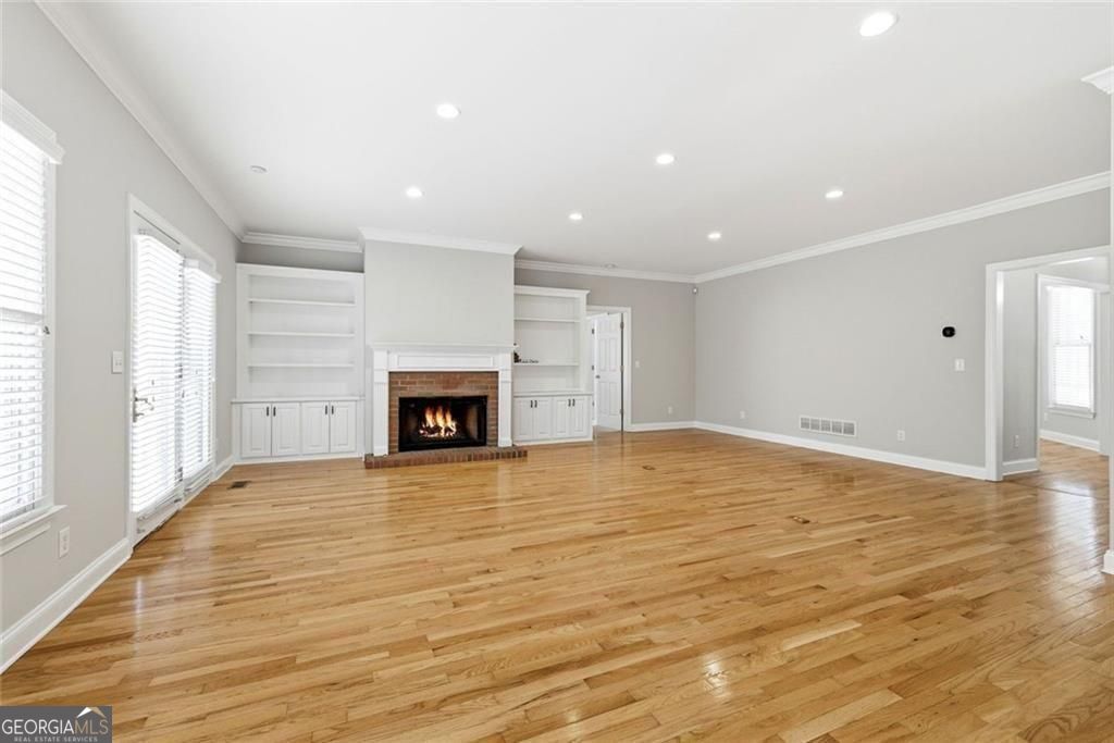 5576 Riverwalk Court Property Photo 14