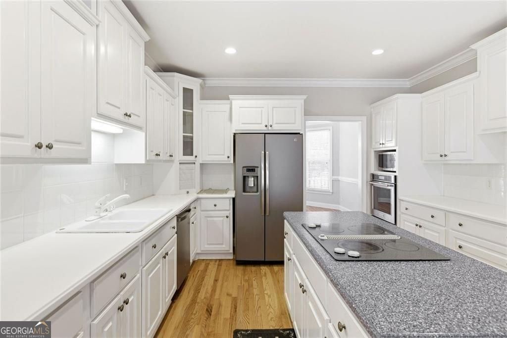 5576 Riverwalk Court Property Photo 18
