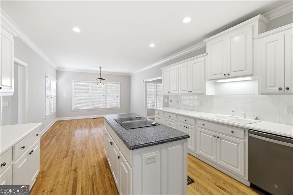 5576 Riverwalk Court Property Photo 19