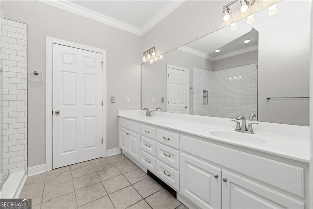 5576 Riverwalk Court Property Photo 26