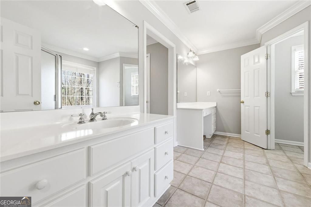 5576 Riverwalk Court Property Photo 34