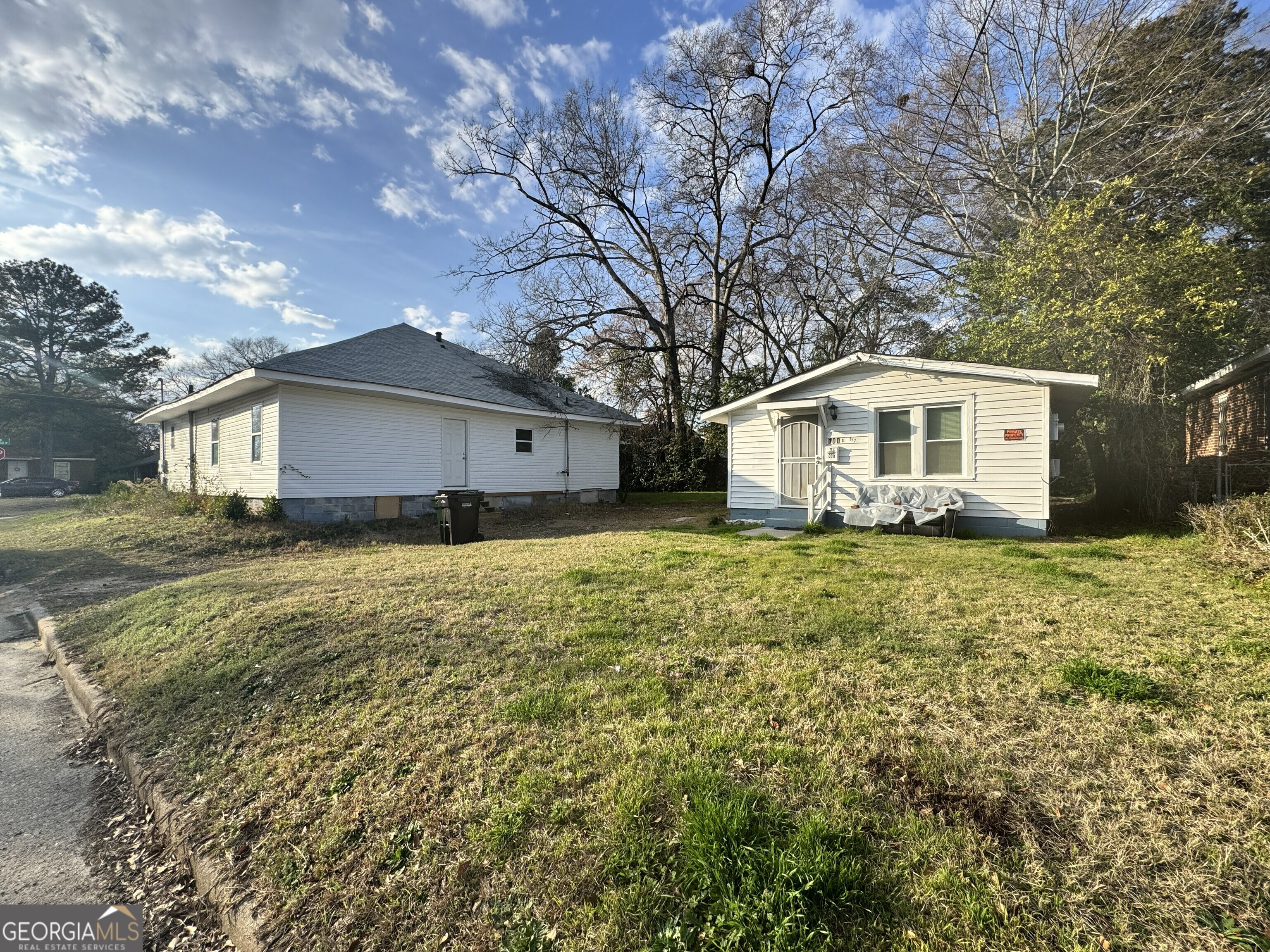 1002 Lawyers Lane Property Photo 1