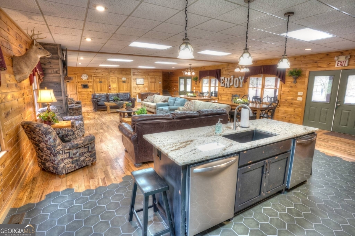 481 Chastain Road Property Photo 4