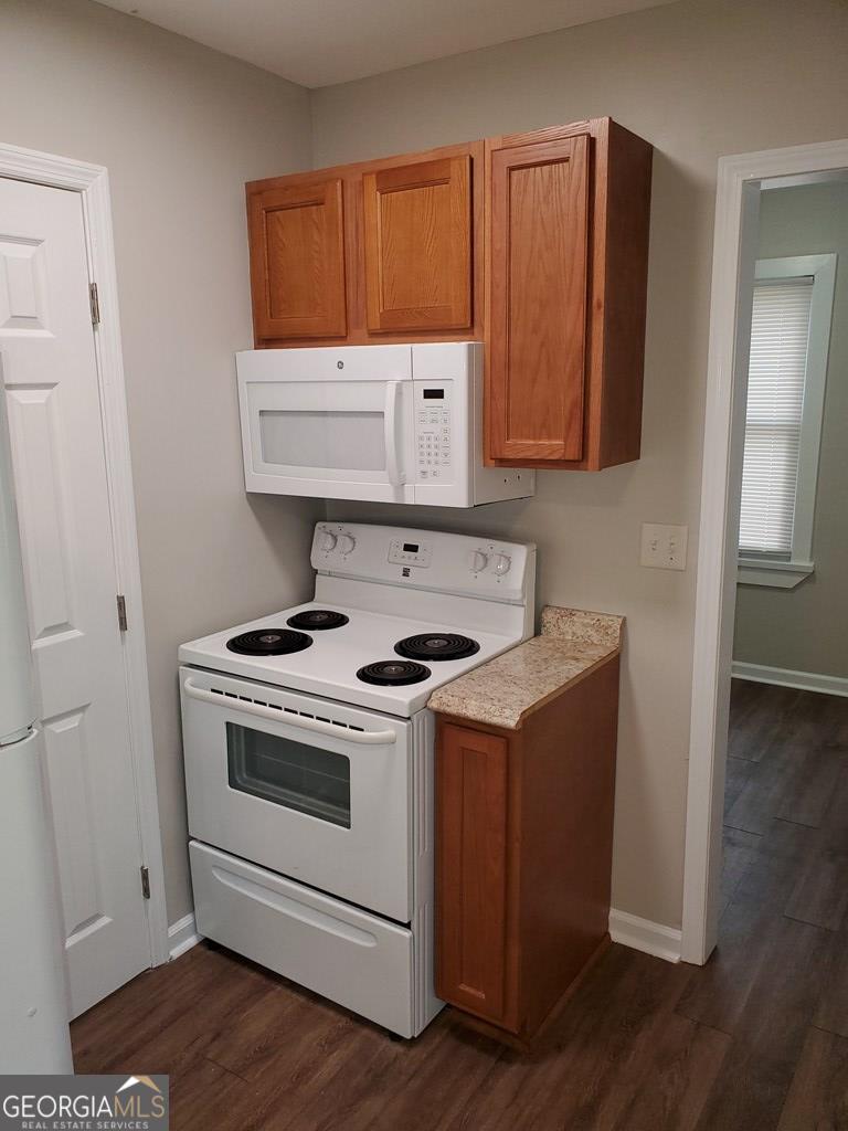 114 W Mary Street Property Photo 3