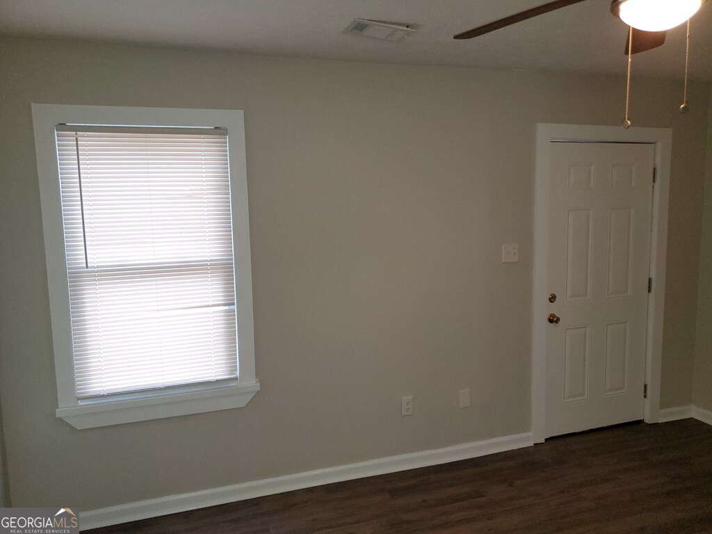 114 W Mary Street Property Photo 4