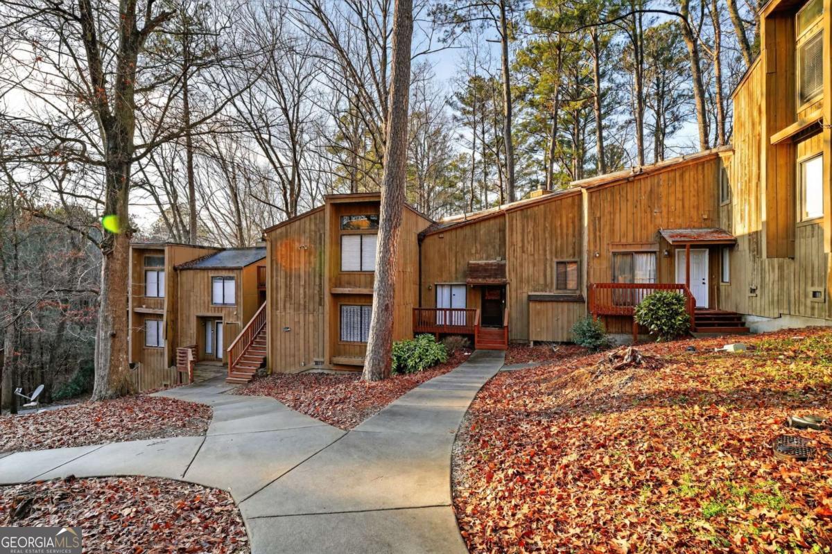 3109 Fairington Drive Property Photo 1