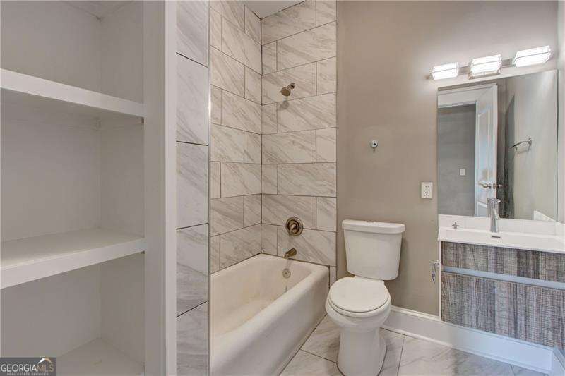 722 Ponce De Leon Court Ne Property Photo 3
