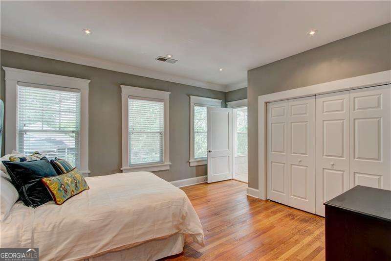 722 Ponce De Leon Court Ne Property Photo 9