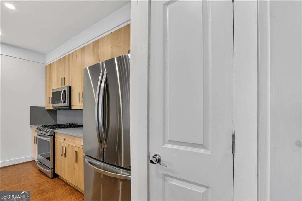 273 12th Street Ne # 210 Property Photo 9
