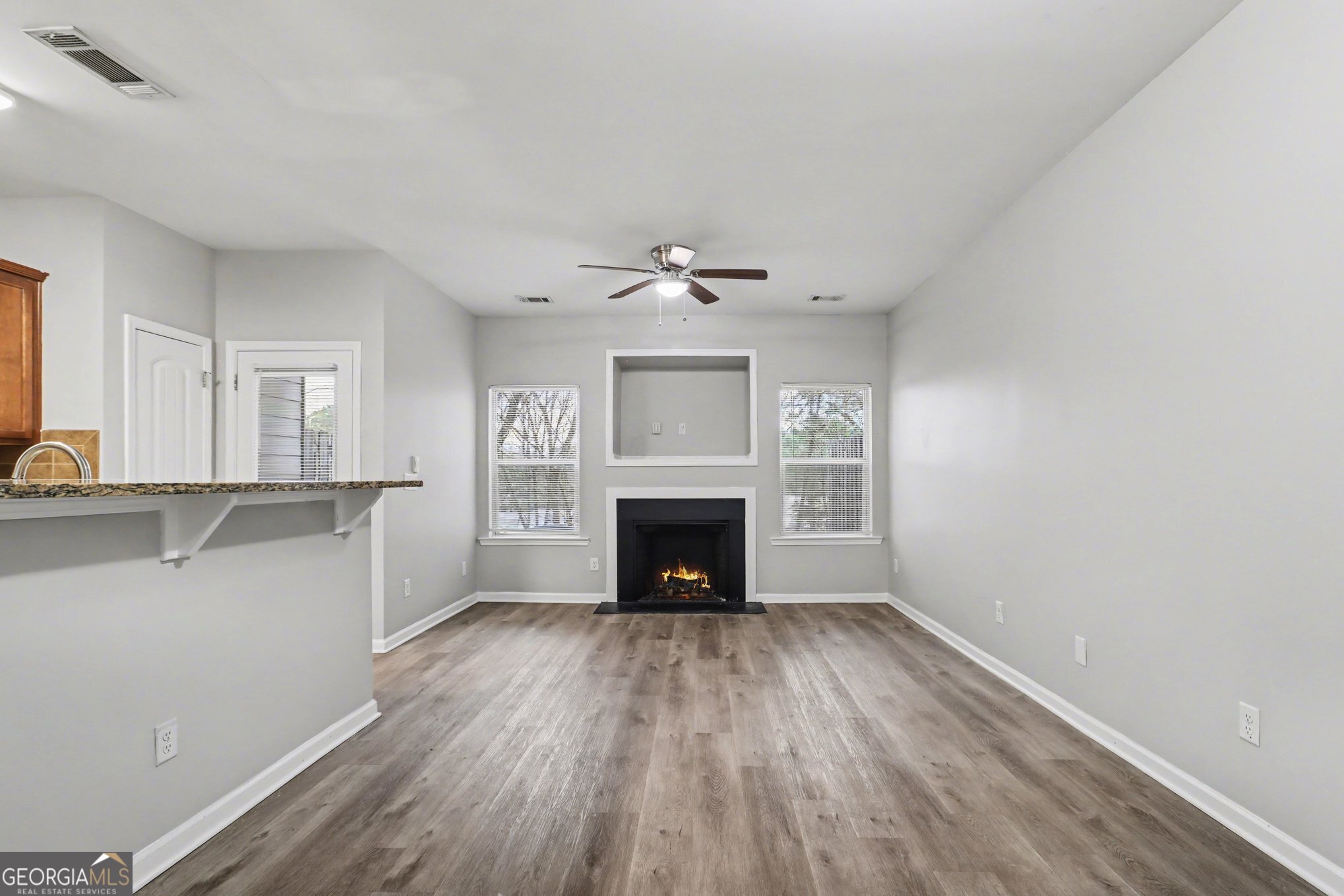 504 Jefferson Chase Street Se Property Photo 5