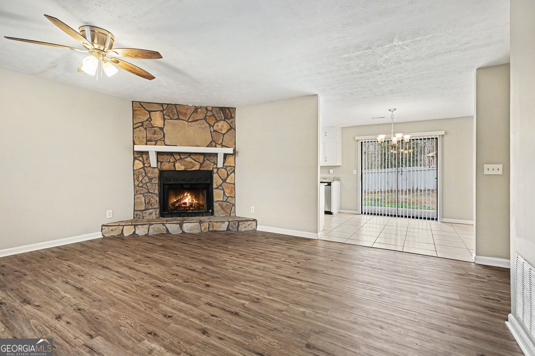 2221 Davis Oaks Court Property Photo 2