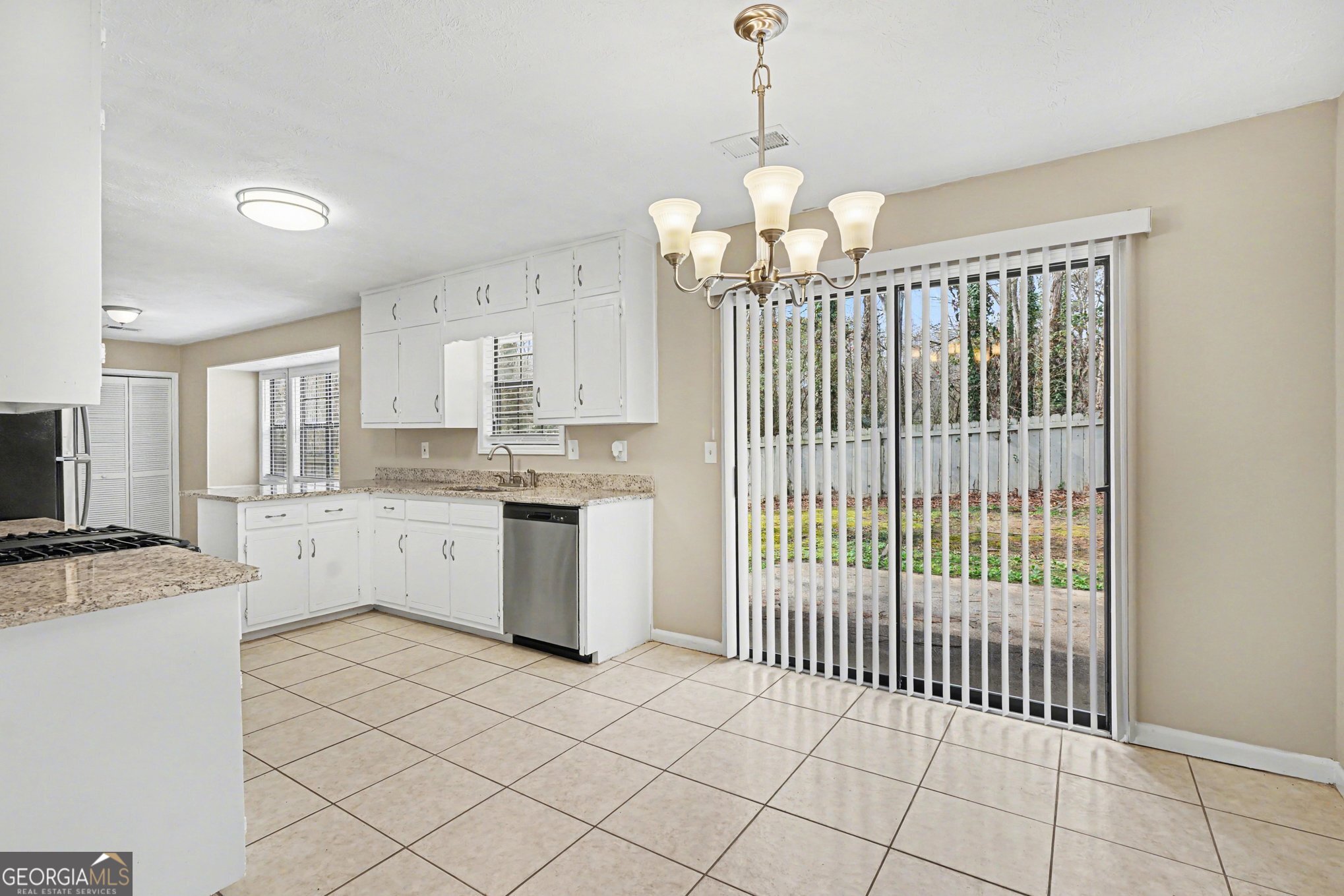 2221 Davis Oaks Court Property Photo 4