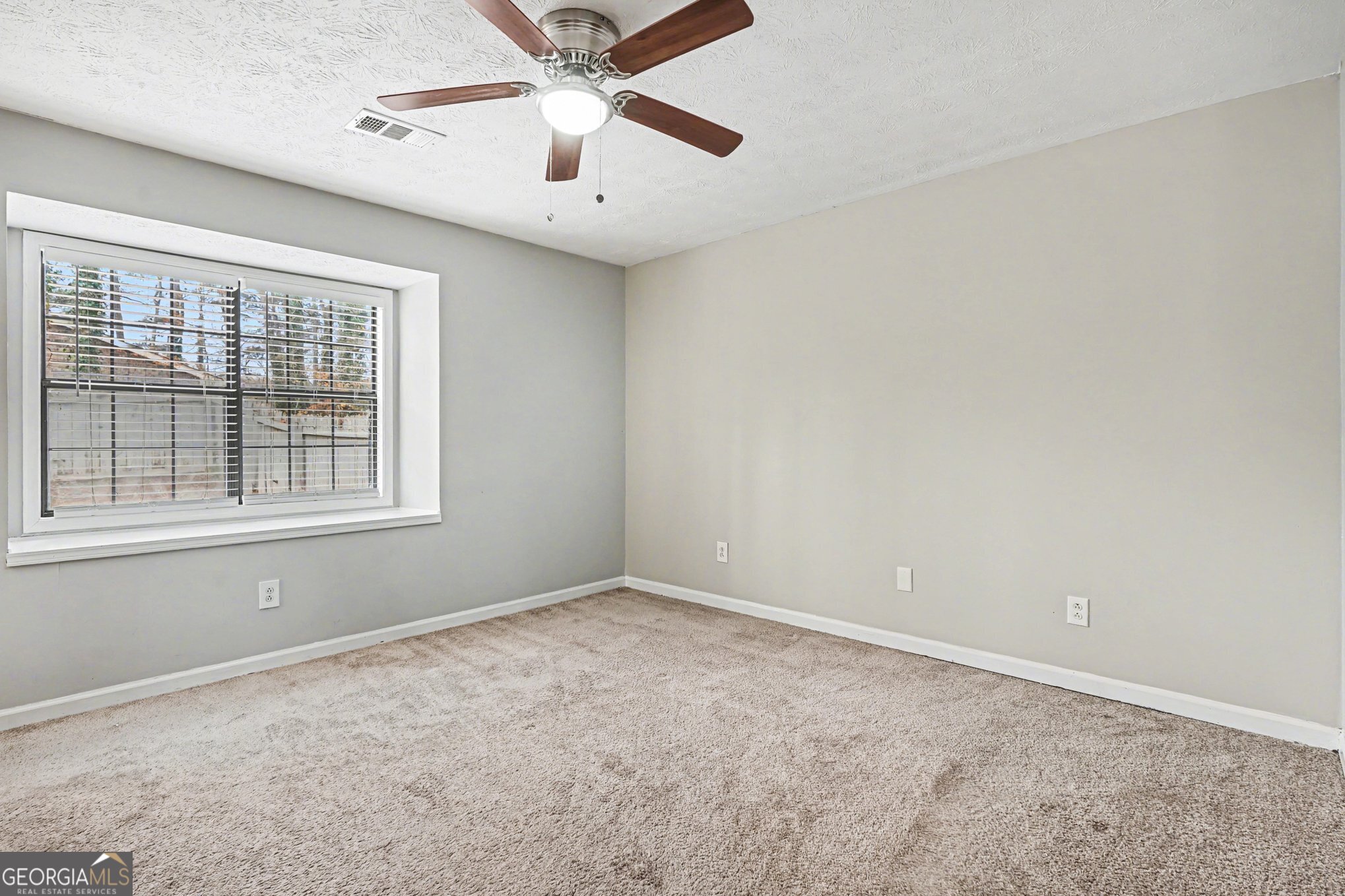 2221 Davis Oaks Court Property Photo 8
