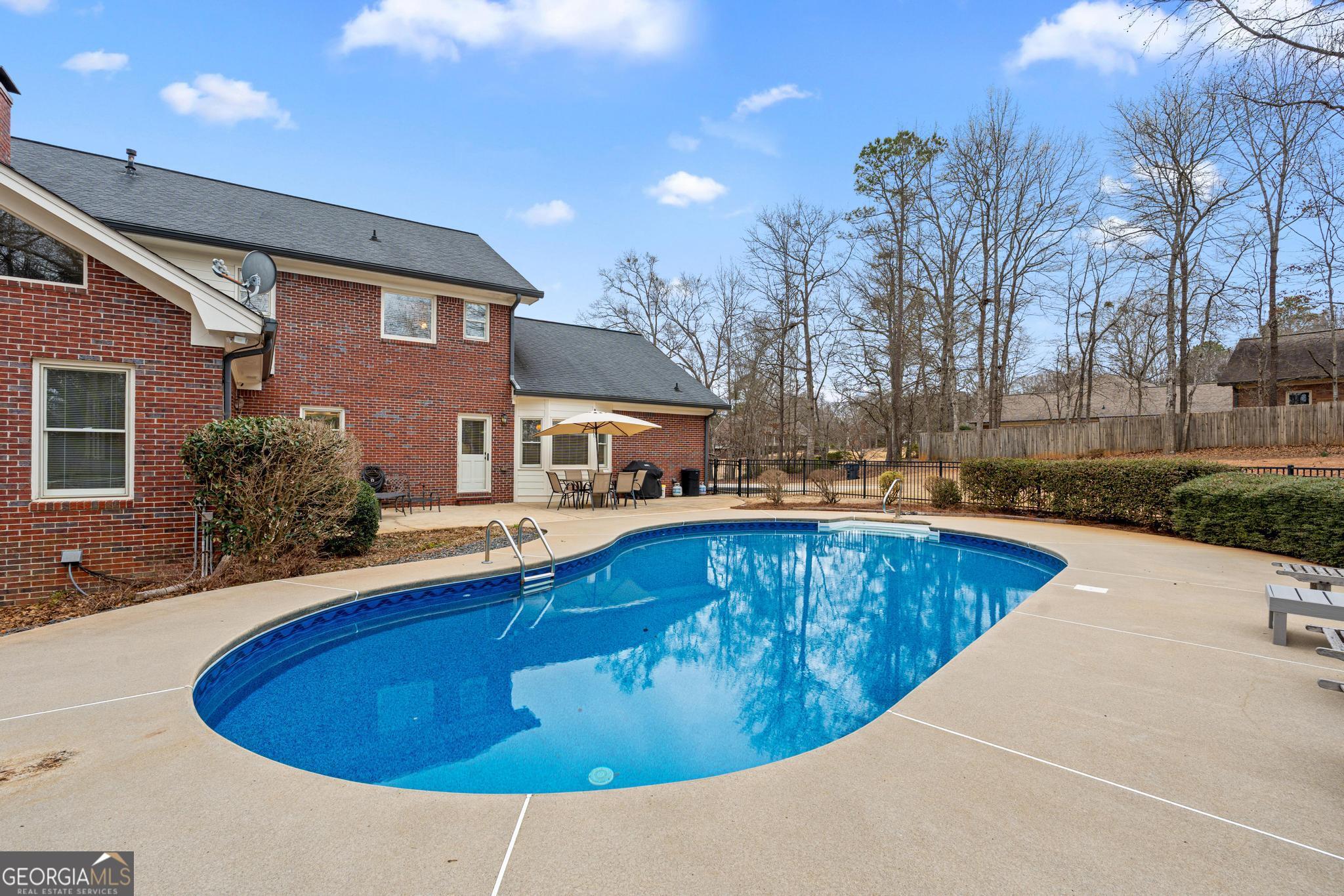 419 Riverwalk Property Photo 3