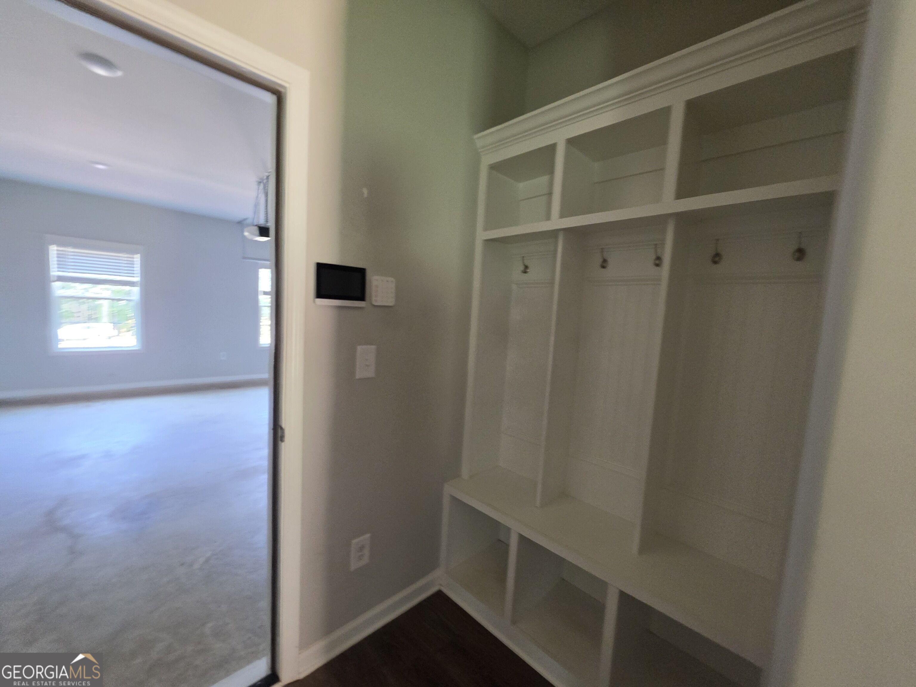 208 N Davis Road Property Photo 6