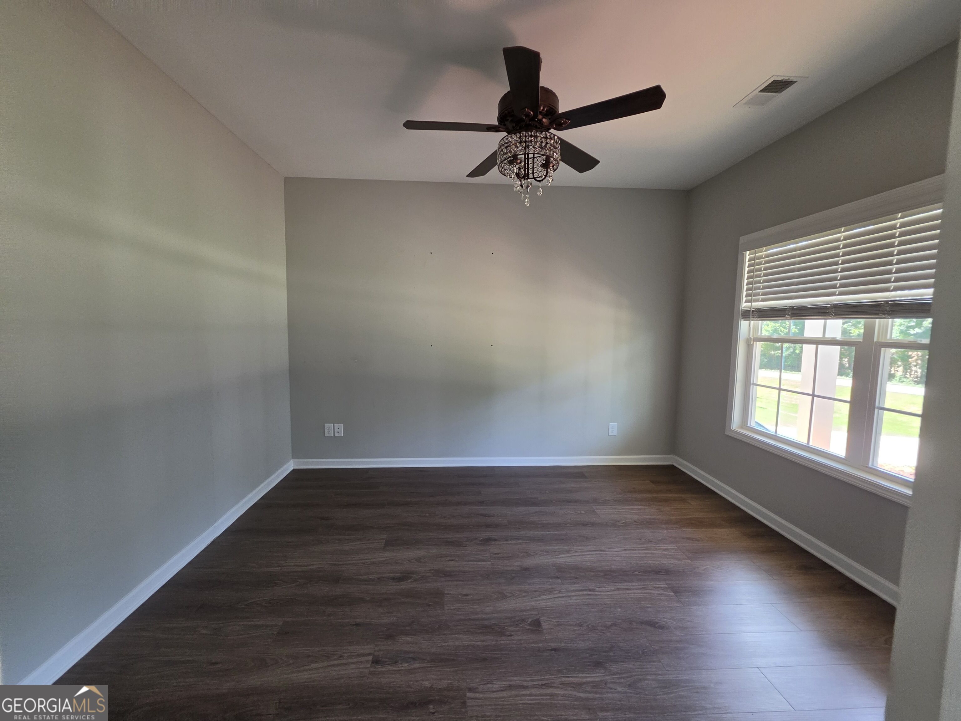 208 N Davis Road Property Photo 9