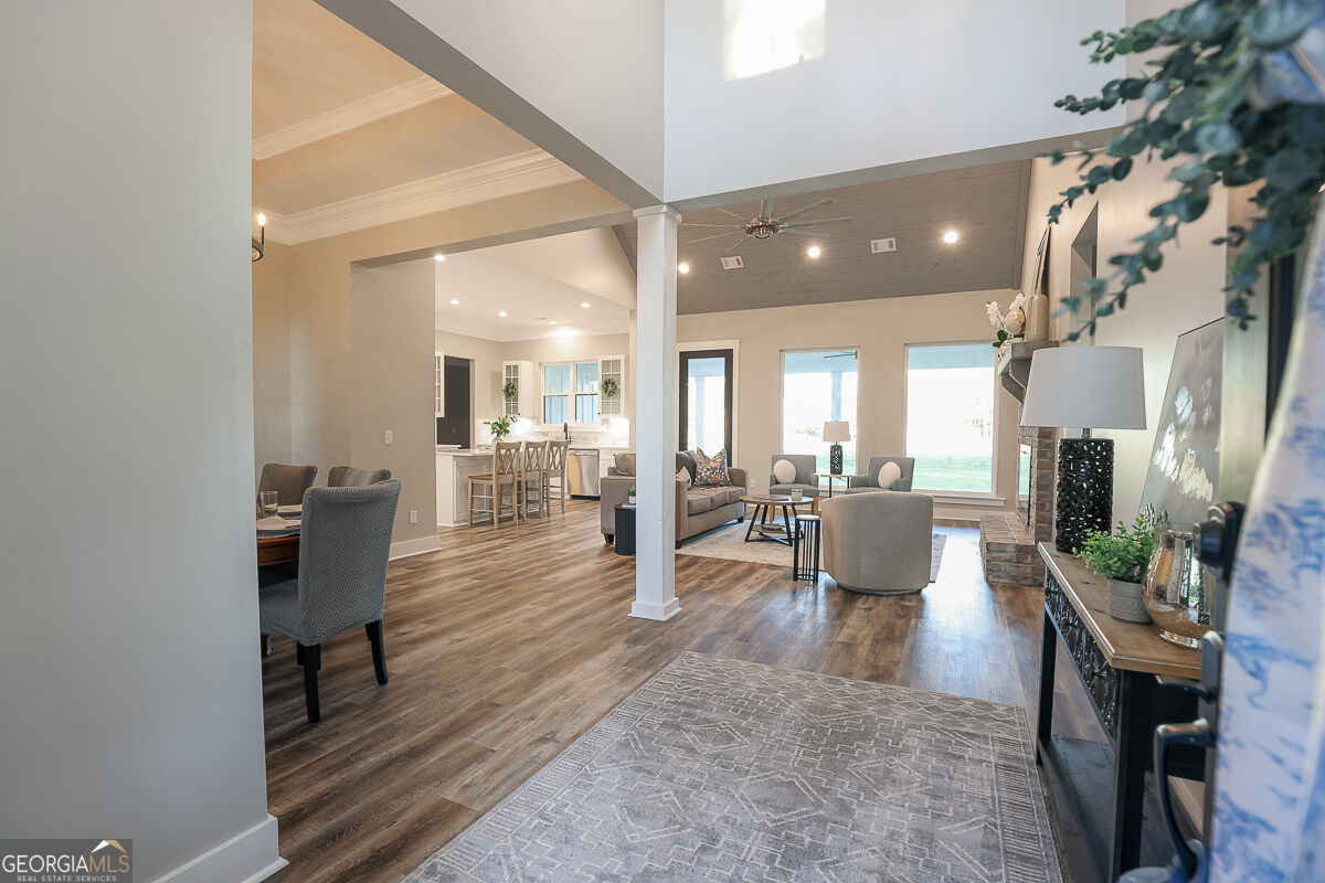 1049 Mccall Road Property Photo 5