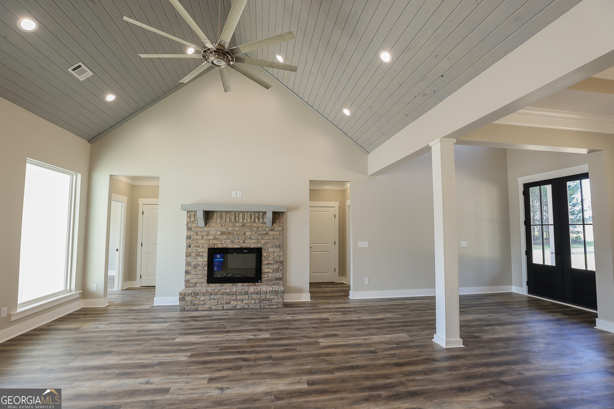 1049 Mccall Road Property Photo 8