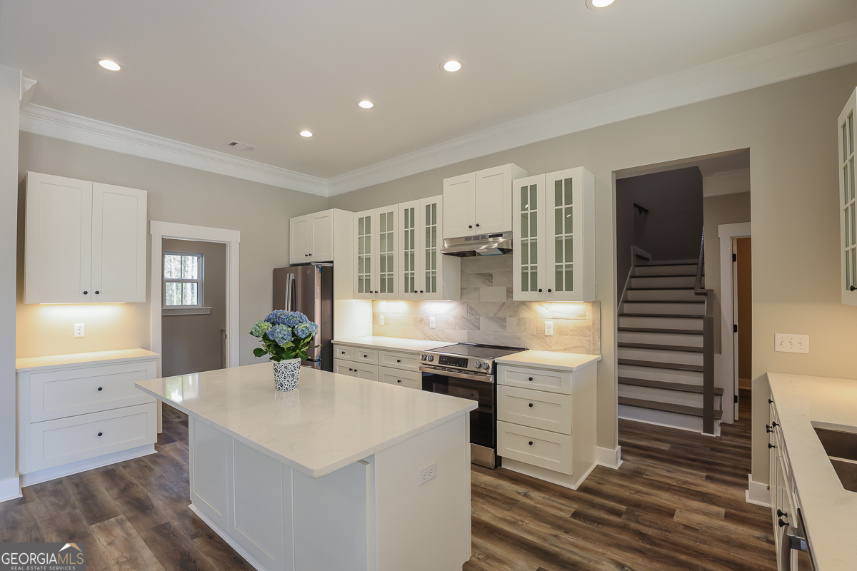 1049 Mccall Road Property Photo 13