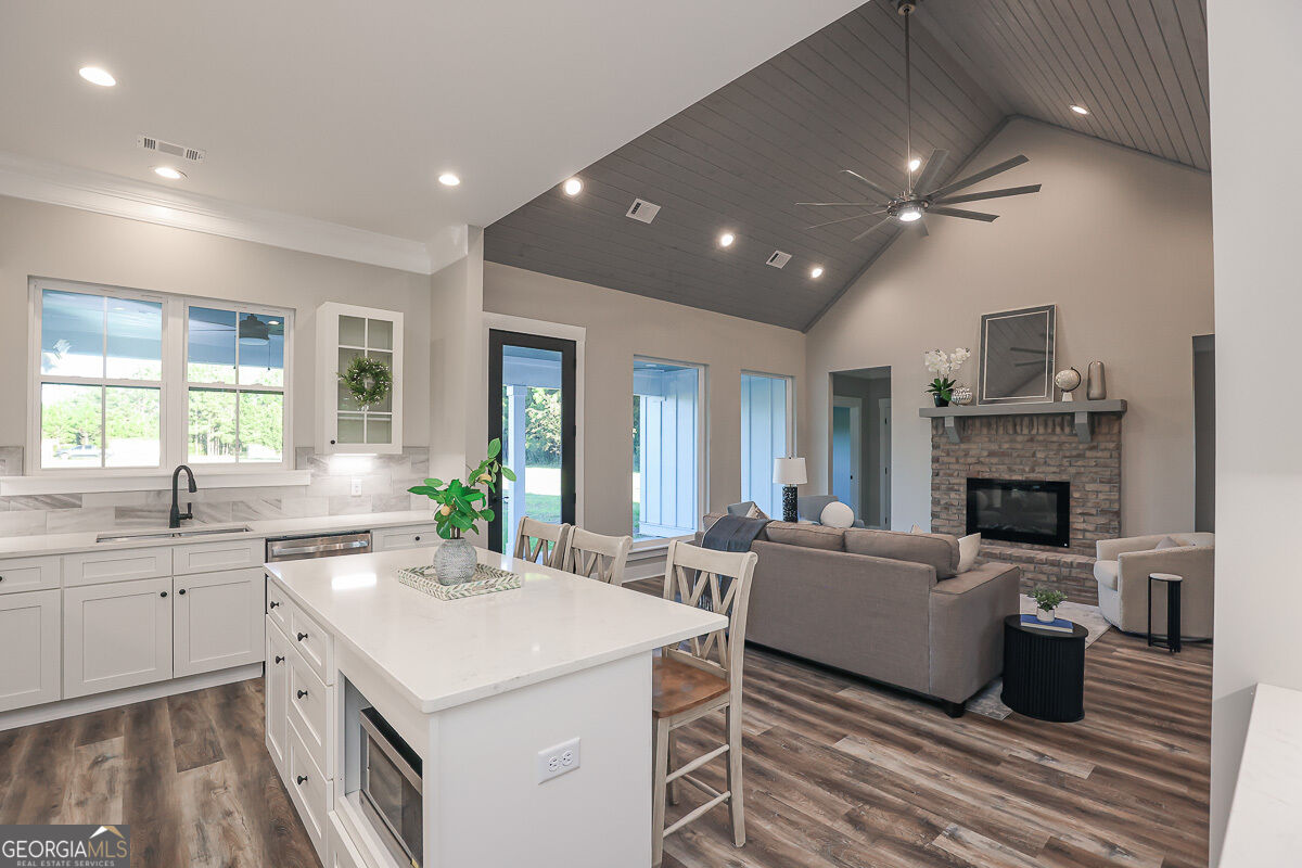 1049 Mccall Road Property Photo 15