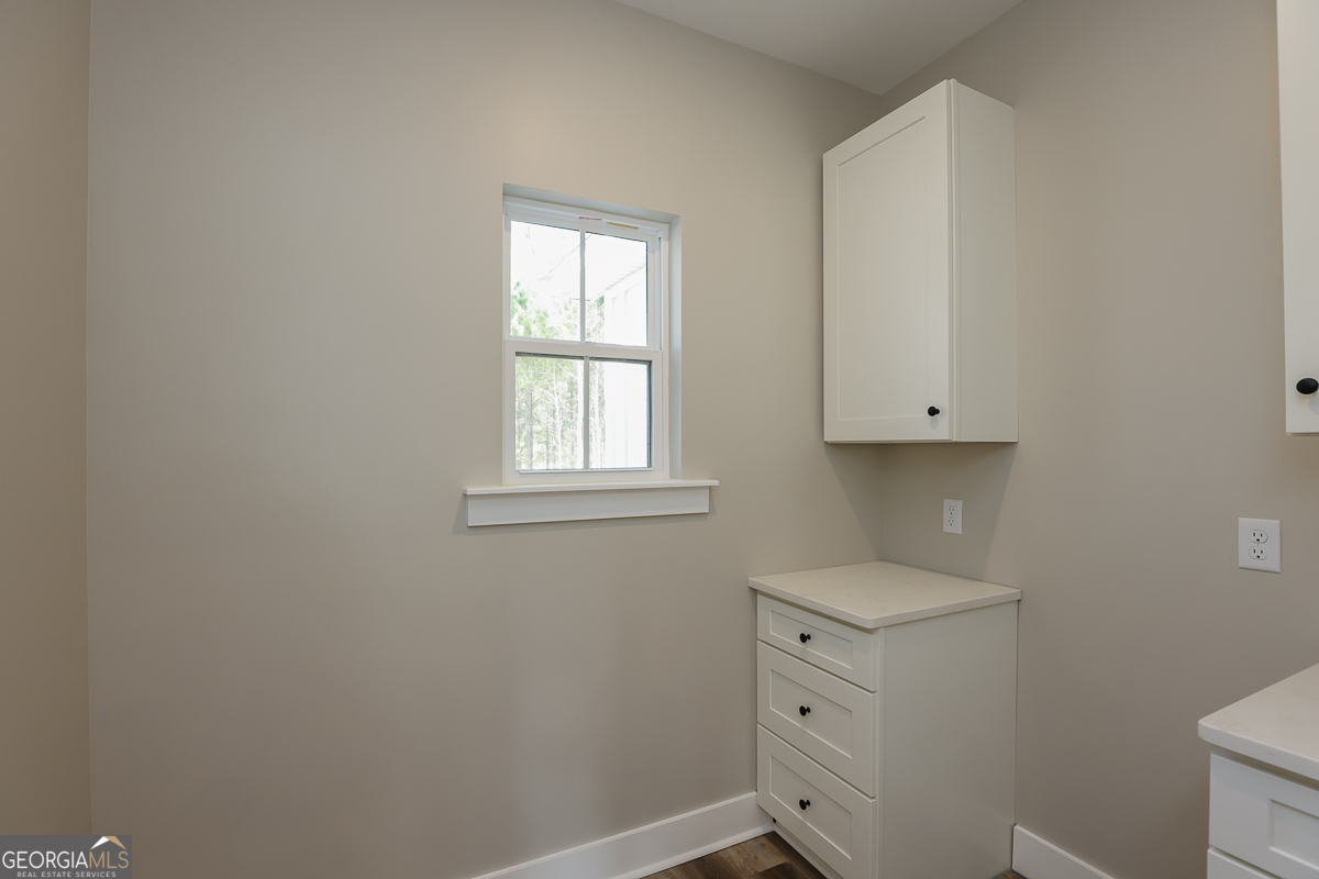 1049 Mccall Road Property Photo 17