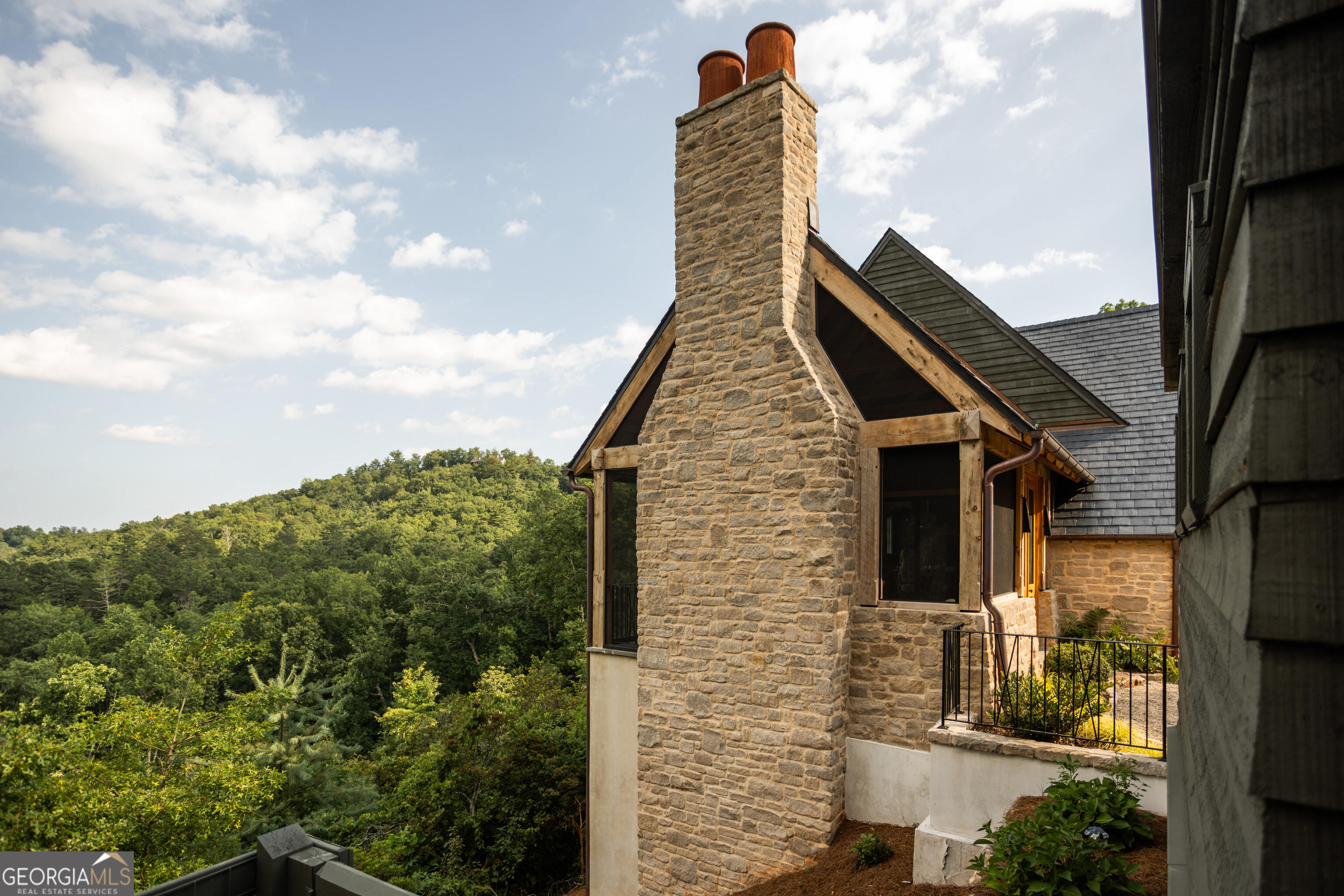 814 Summit Ridge Property Photo 8