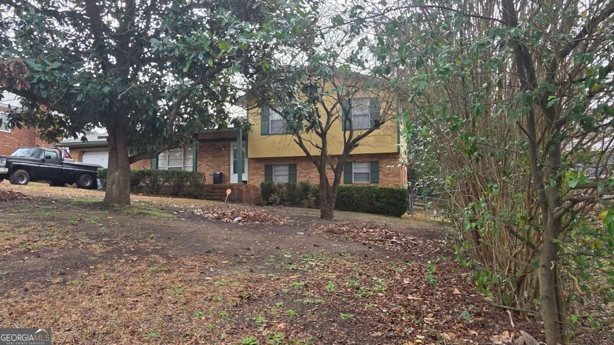 3762 Fairington Drive Property Photo 1