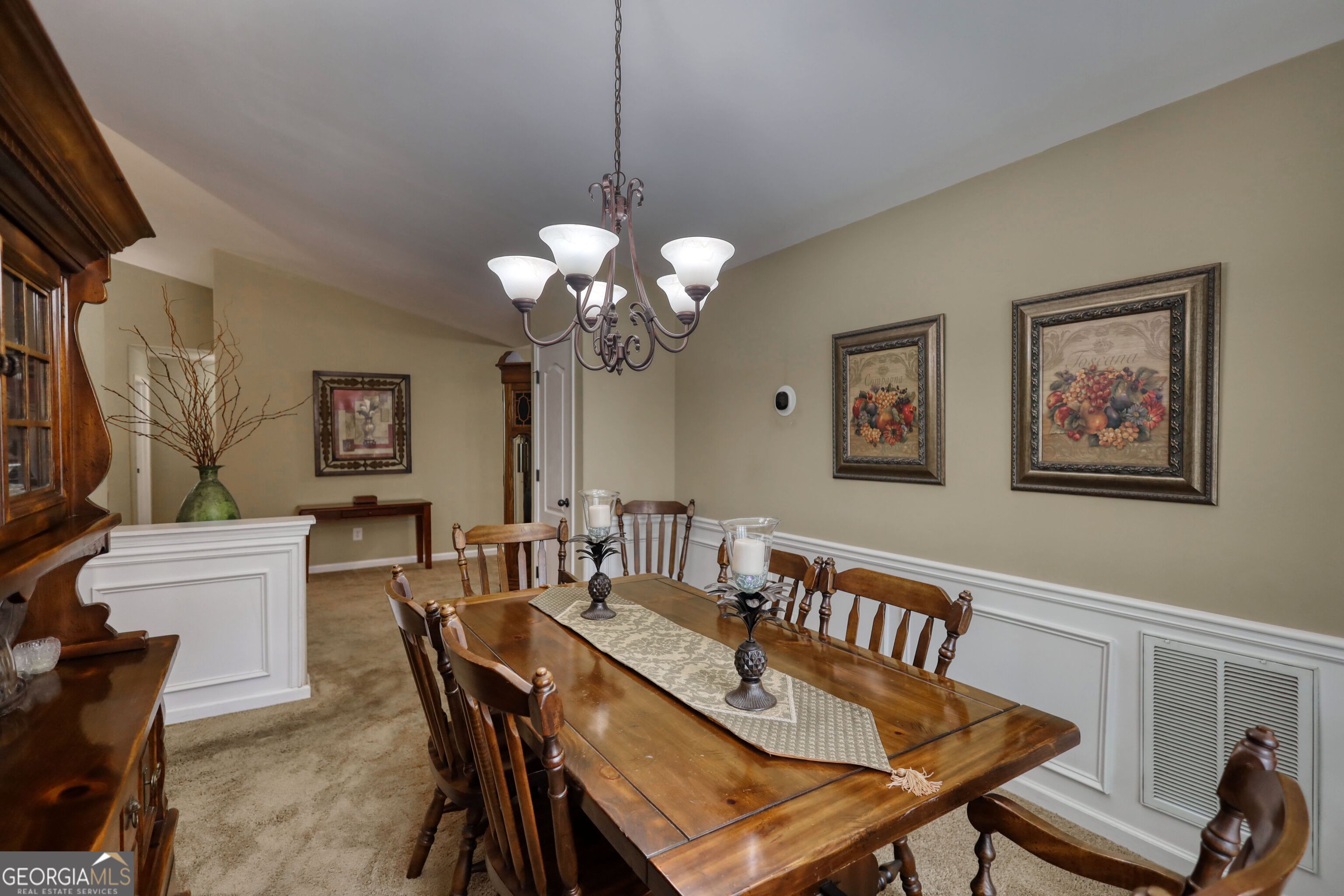 421 Jennifer Springs Drive Property Photo 4