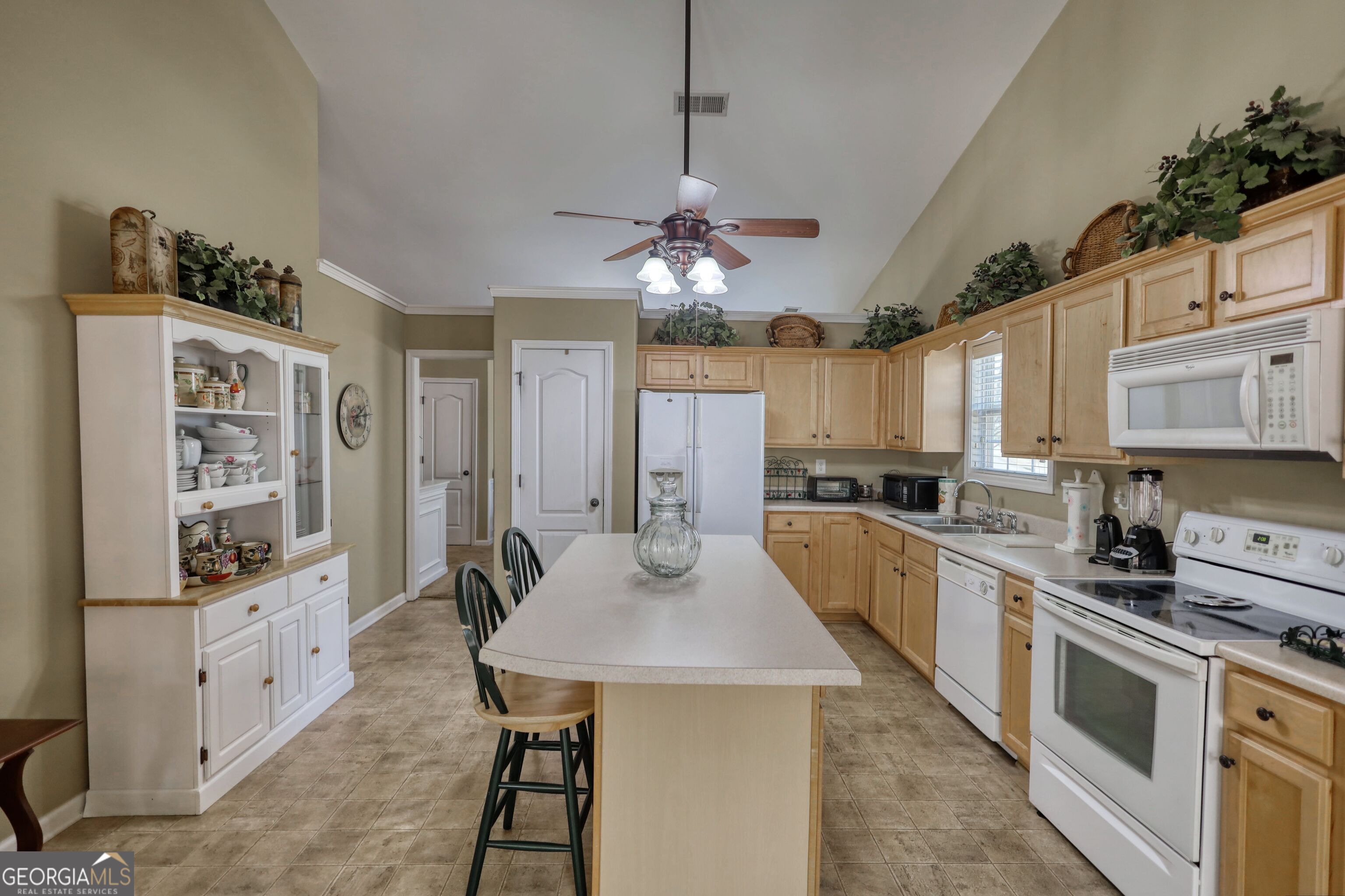 421 Jennifer Springs Drive Property Photo 14