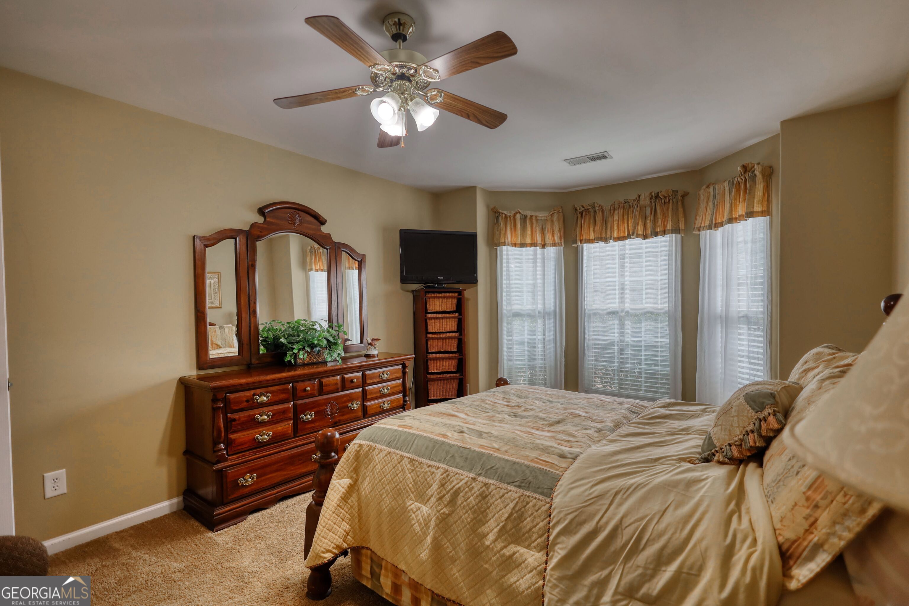 421 Jennifer Springs Drive Property Photo 28