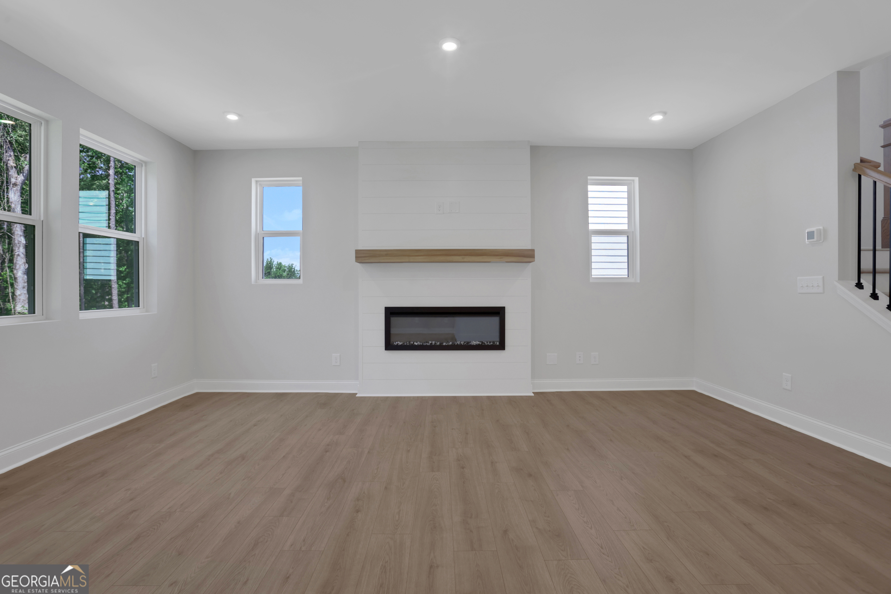 155 Henley Street # 61 Property Photo 10